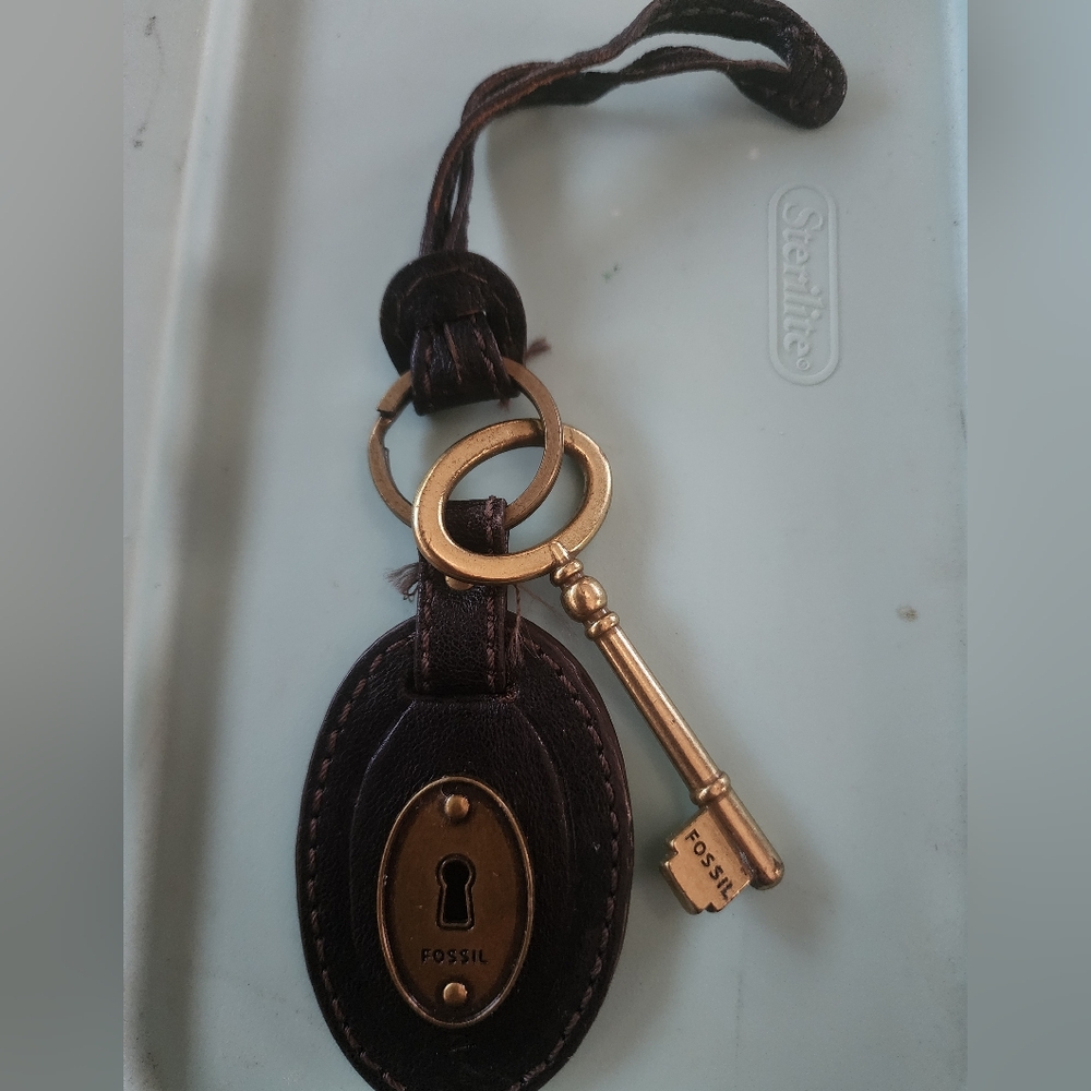 Fossil Dark Brown Leather Key Holder with Gold Key Charm